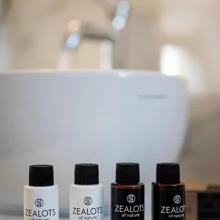 Milos Zen * Adamantas (Milos)