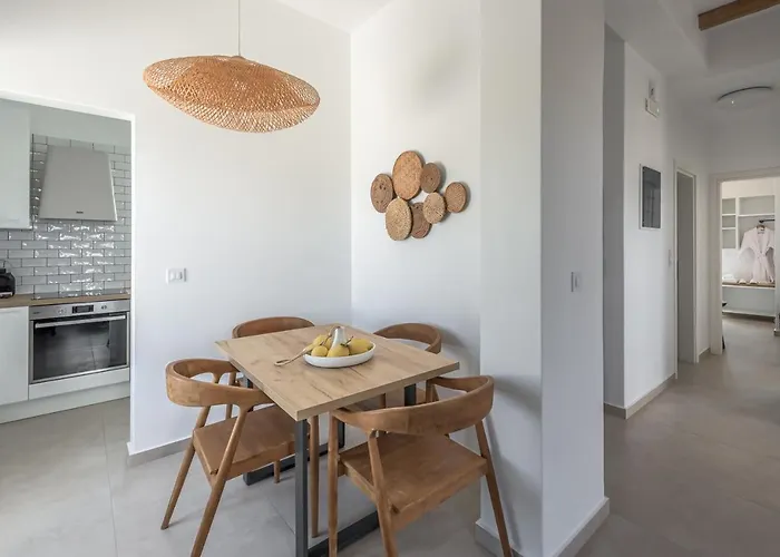 Milos Zen Feriehus Adamantas